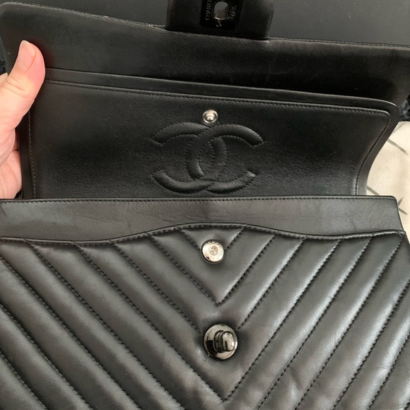 Chanel classic chevron So Black medium flap bag - Picture 9 of 15